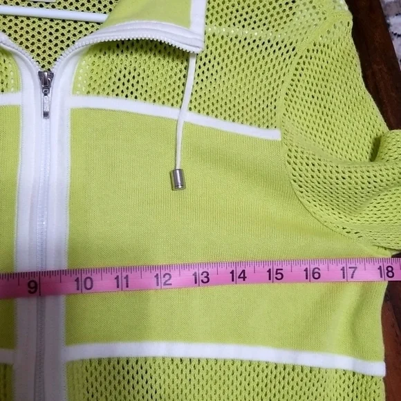 Zenergy by Chico's lightweight breathable jacket, size 1 or Small. Light green. - Picture 5 of 8